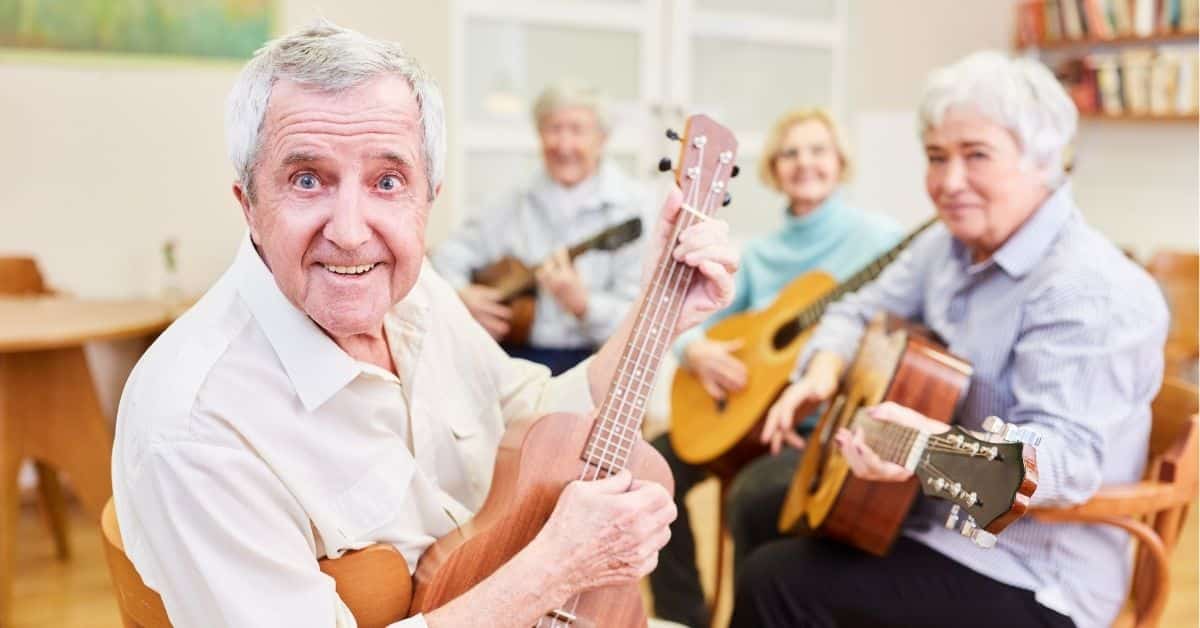 How Can Assisted Living Build Connection Via Gratitude? 3 Programs In Assisted Living Help Seniors Build Relationships