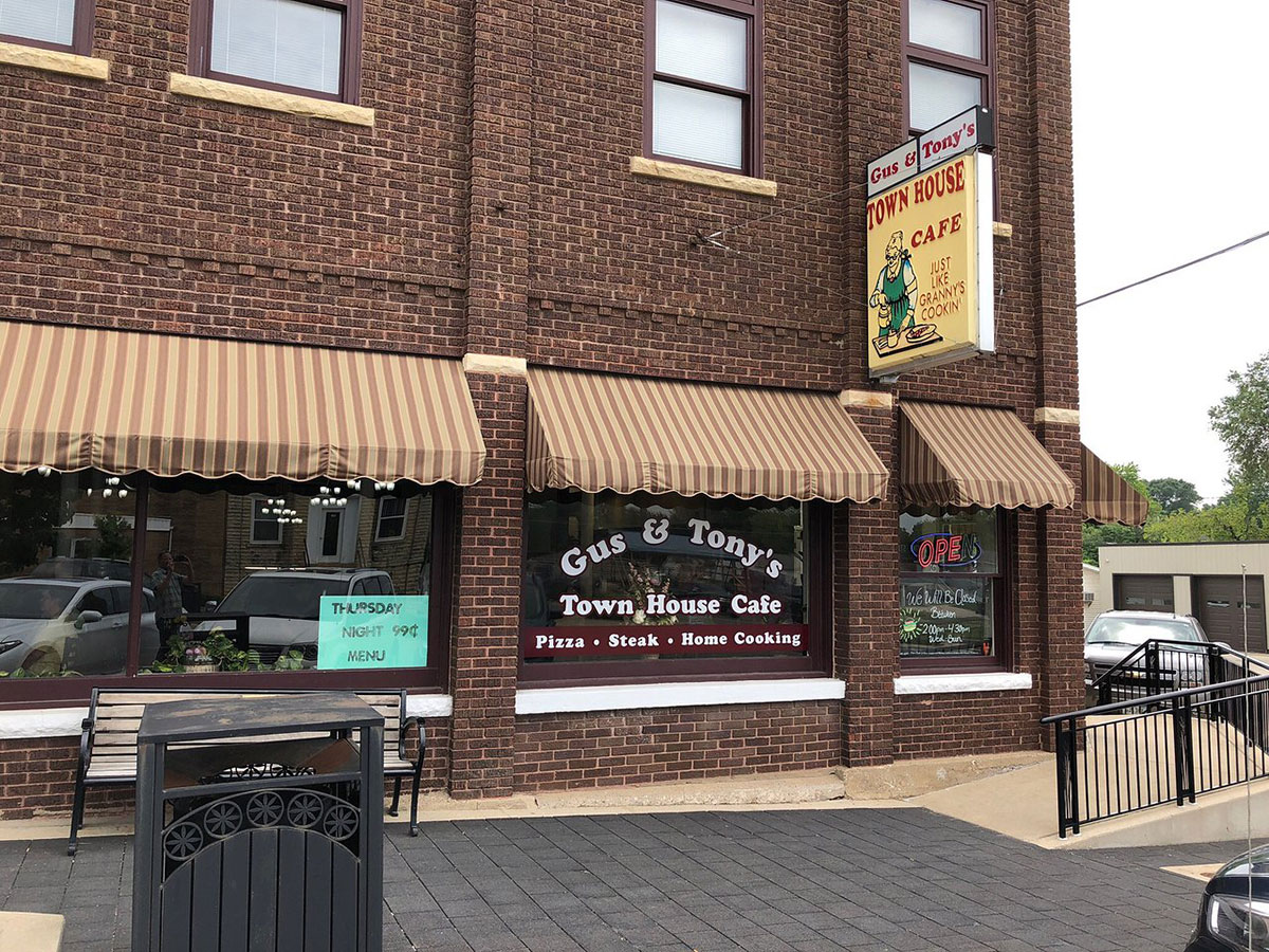 Gus-Tony-S-Townhouse Gus &Amp; Tonys Cafe